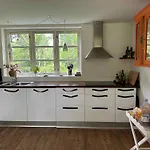 Dom wakacyjny Cozy Thatched With Modern Decor