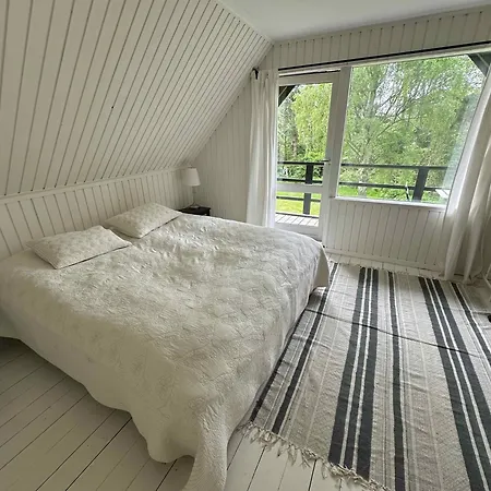 Cozy Thatched With Modern Decor *