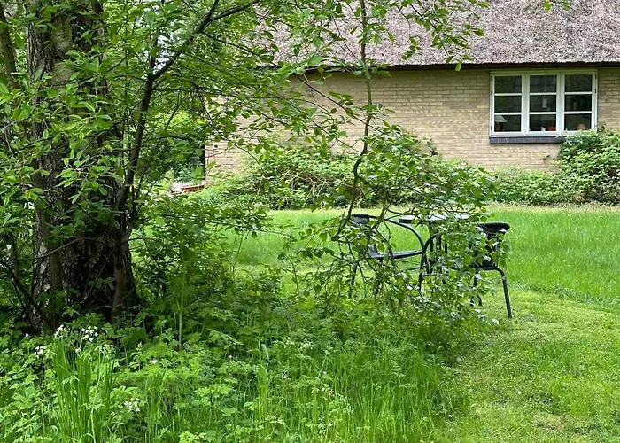 Дом отдыха Cozy Thatched With Modern Decor *